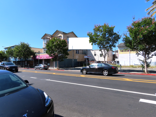 International Blvd SS 75ft E/O 7th Av F/W - 1