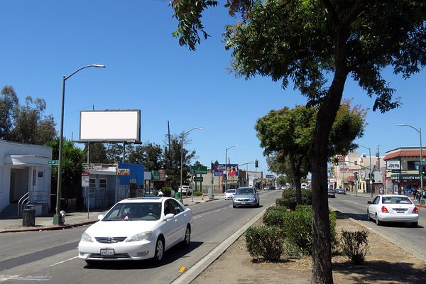 International Blvd SS 130ft E/O 90th Av F/E - 1
