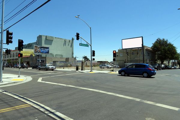 Fairfax ES 120ft S/O Foothill F/N - 1