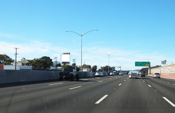 Bayshore Frwy (US 101) WS 500ft S/O 3rd St F/SE - 1