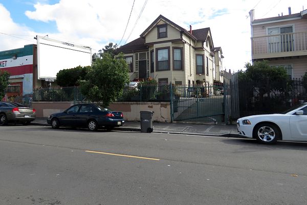 23rd Av ES 100ft S/O E 16th St F/S - 1