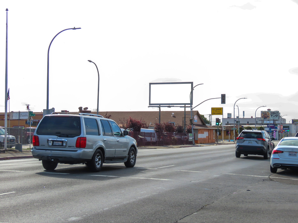 23rd St ES 100ft S/O Lincoln F/N - 1