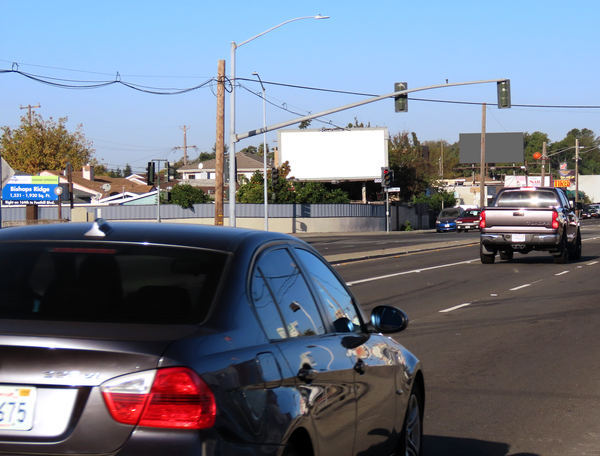 E 14th St SS 20ft W/O 170th Av F/E - 1