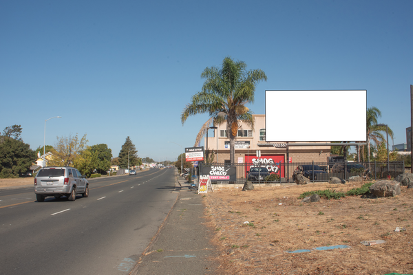 Broadway ES 0.2mi N/O Redwood F/S - 1