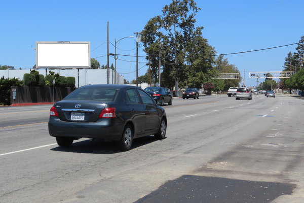 Oakland Rd WS 230ft N/O Charles F/S - 1