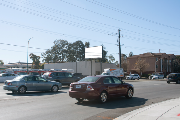 Montague Xwy SS 150ft W/O Oakland Rd F/E - 1
