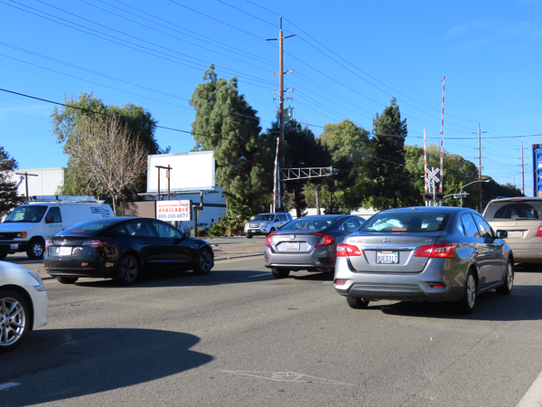 Montague Xwy SS 500ft E/O Oakland Rd F/E - 1