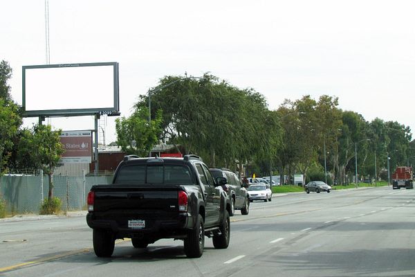 10th St ES 600ft S/O Phelan F/N - 1