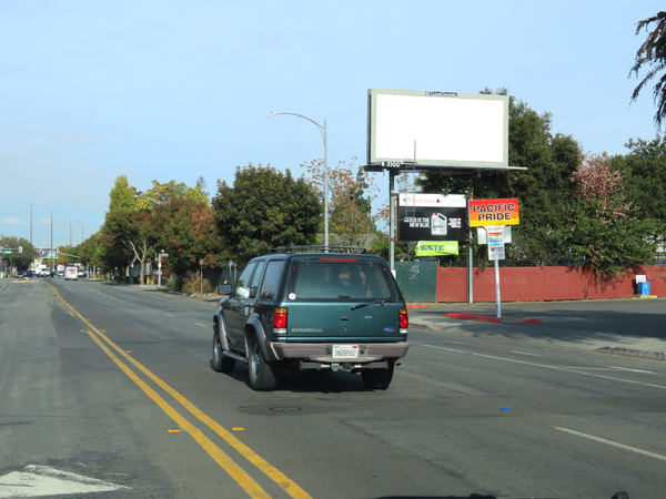 10th St ES 600ft S/O Phelan F/S - 1