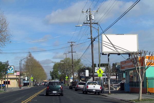 13th St ES 115ft S/O Mission F/S - 1