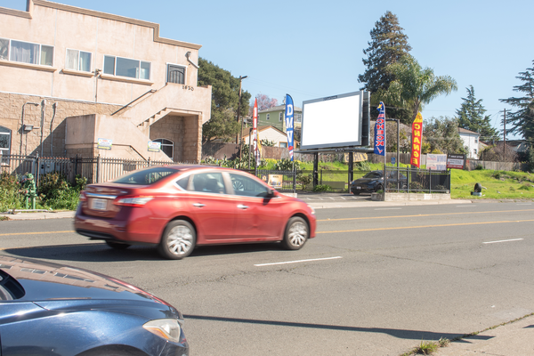 Broadway ES 0.2mi N/O Redwood F/N - 1