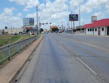 W/S US 377 400 N MAIN F/S