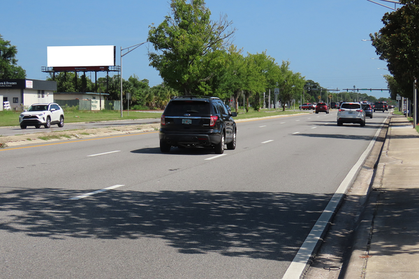 Roosevelt Blvd WS 500ft S/O San Juan Ave F/S