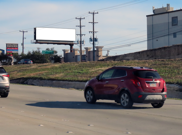 US 281 N ES 60ft S/O Encino Commons F/S - 2
