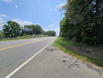 E/S HWY 41 3221 FT. N/O MILEPOST 18 LHR