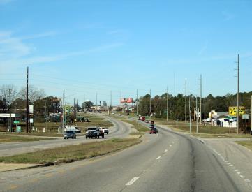 E/S ROSS CLARK CIRCLE @ HWY 431 F/E
