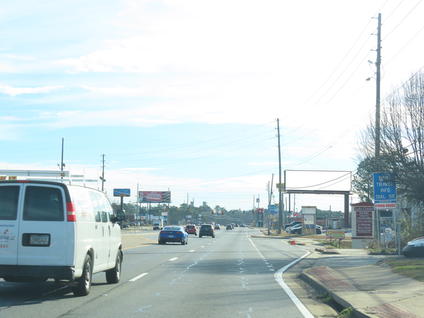 Hwy 92 SS 175ft W/O Bells Ferry Rd F/W