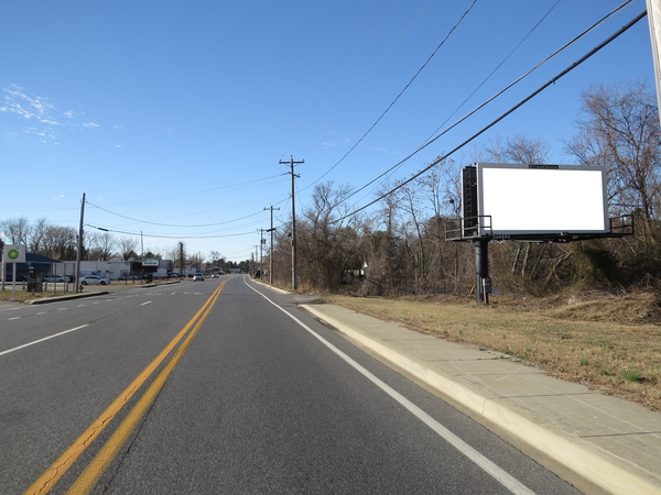 Middleford Rd NS 200ft W/O US 13 F/E - 2