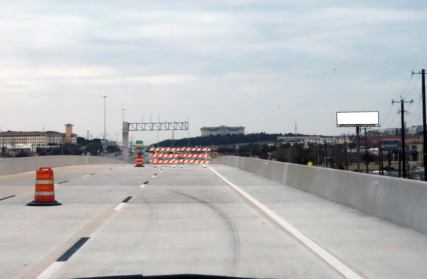 I-10 NW ES 0.8mi N/O Loop 1604 F/S - 2
