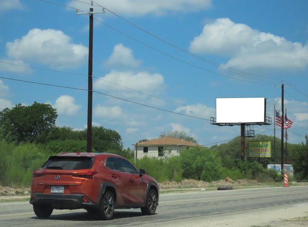 FM 471 SS 0.6mi E/O Hwy 211 F/E - 1