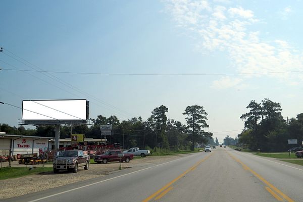 Hwy 105 E NS 35ft W/O Circle Six F/W - 2
