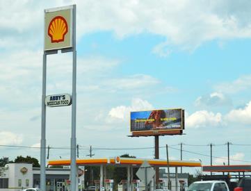 I-35 S W/S .6 MI N/O LOOP 4