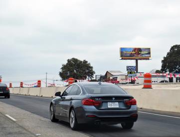 I-35 N W/S 300' N/O BRAKER LN