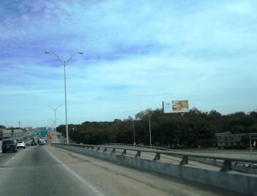I-35 N E/S @ AIRPORT BLVD