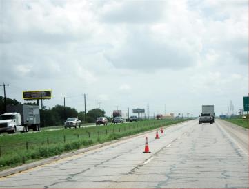 IH-10 E., 3/10 MI E/O MM 585