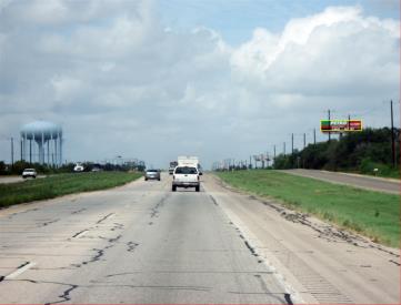 IH-10 E., 3/10 MI E/O MM 585