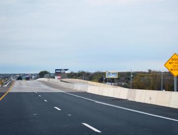 AT0017 SH 71 N/S .5 MI W/O SH 95 N