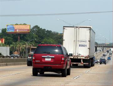 I-10 800' E/O ACADIAN THRUWAY N/S