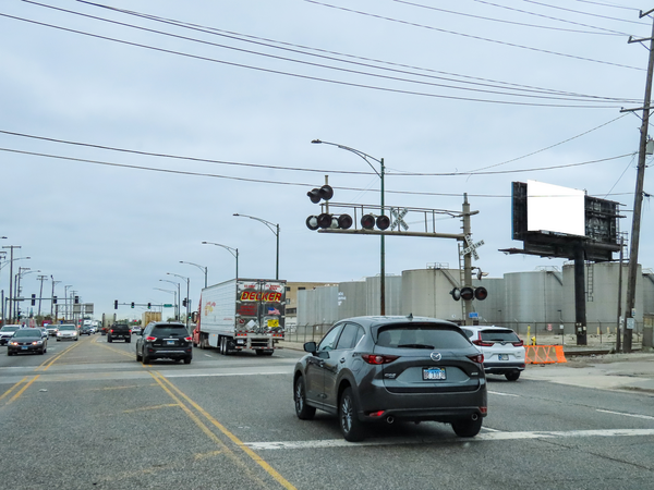 Cicero Av ES 0.35mi N/O I-55 Stevenson Xwy F/S - 2