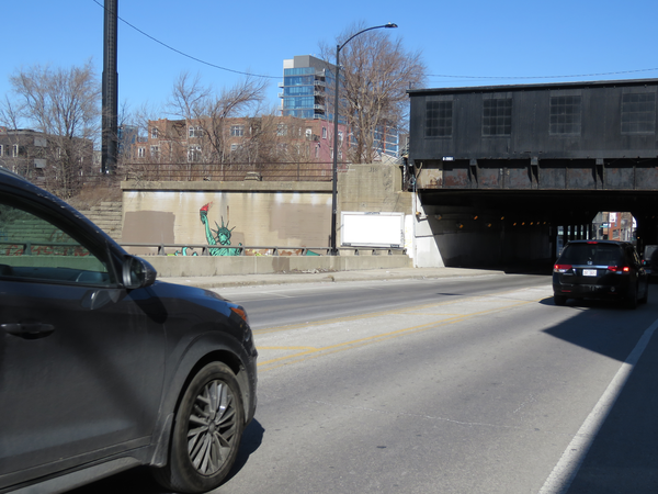 Halsted St WS 40ft N/O Kinzie St F/S - 1