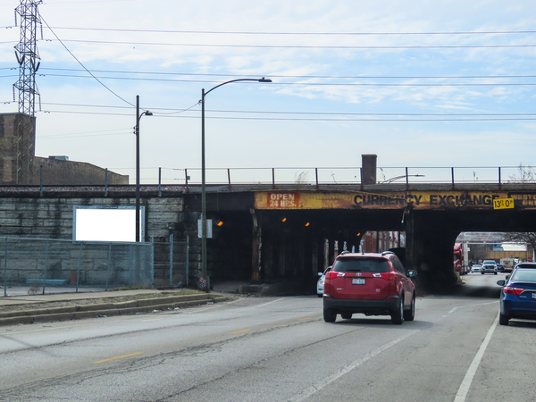 Damen Av ES 20ft S/O Kinzie Av F/N - 1