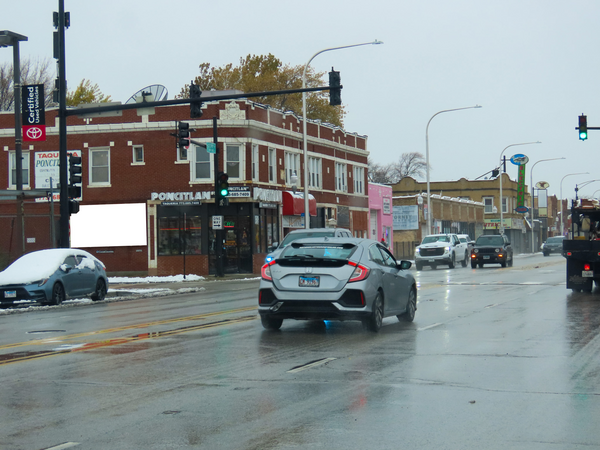 Cicero Av WS 5ft N/O Roscoe St F/S - 1