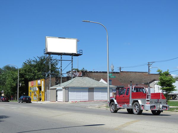 63rd St NS 40ft W/O Hoyne Av F/E - 2