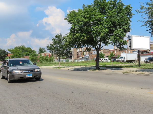 Madison St NS 20ft E/O Mozart St F/E - 1