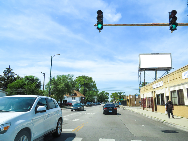 Division St NS 94ft W/O Laramie Av F/E - 2