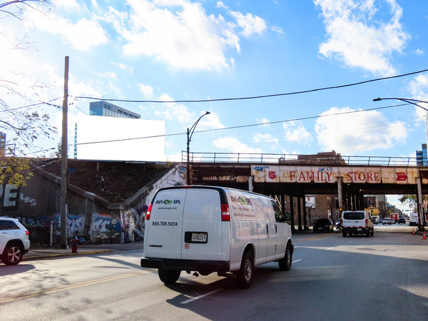 Grand Av SS 175ft W/O Des Plaines Rd F/E - 1