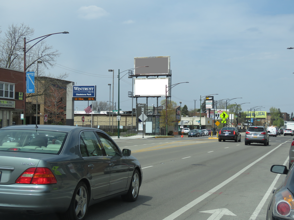 Milwaukee Av WS 500ft S/O Devon Av F/S - 4
