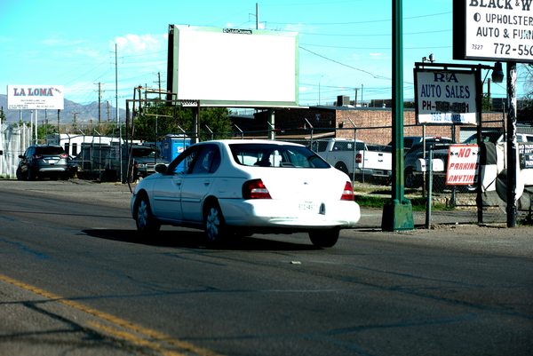 Alameda Av NS 0.4mi E/O Carolina Dr F/E - 2