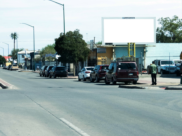 Alameda Av SS 0.4mi E/O Piedras St F/W - 2