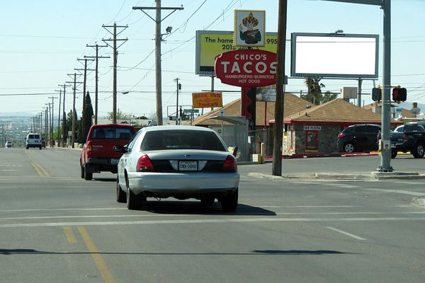 Dyer St WS 0.15mi N/O Pershing Dr F/N - 4