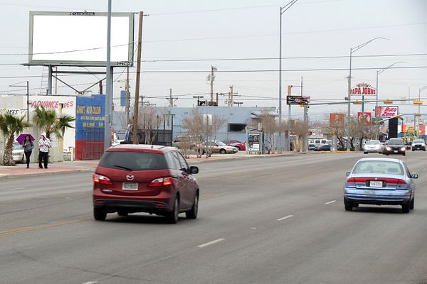 Dyer St ES 0.3mi N/O Pershing Dr F/N - 1