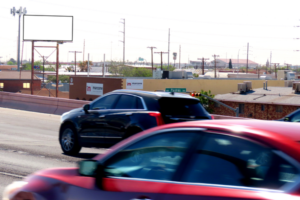 I-10 SS 225ft E/O Piedras St F/W - 2