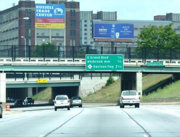 E/S I-75 0.25 MI NO E GRAND BLVD F/S