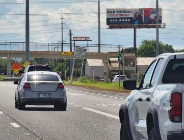 SS I-37 @ UP RIVER RD. FW