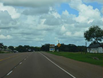 US 87 E/S 1 MI S/O CUERO SF RHR BTM