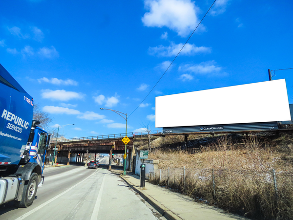 Halsted St ES 25ft N/O Ohio St Ramp F/S - 1